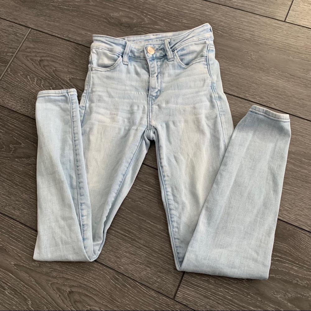 American Eagle light blue skinny high-rise jeans